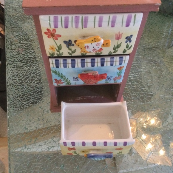 Adorable art piece three little drawers for kitchen bathroom bedroom - Picture 3 of 3